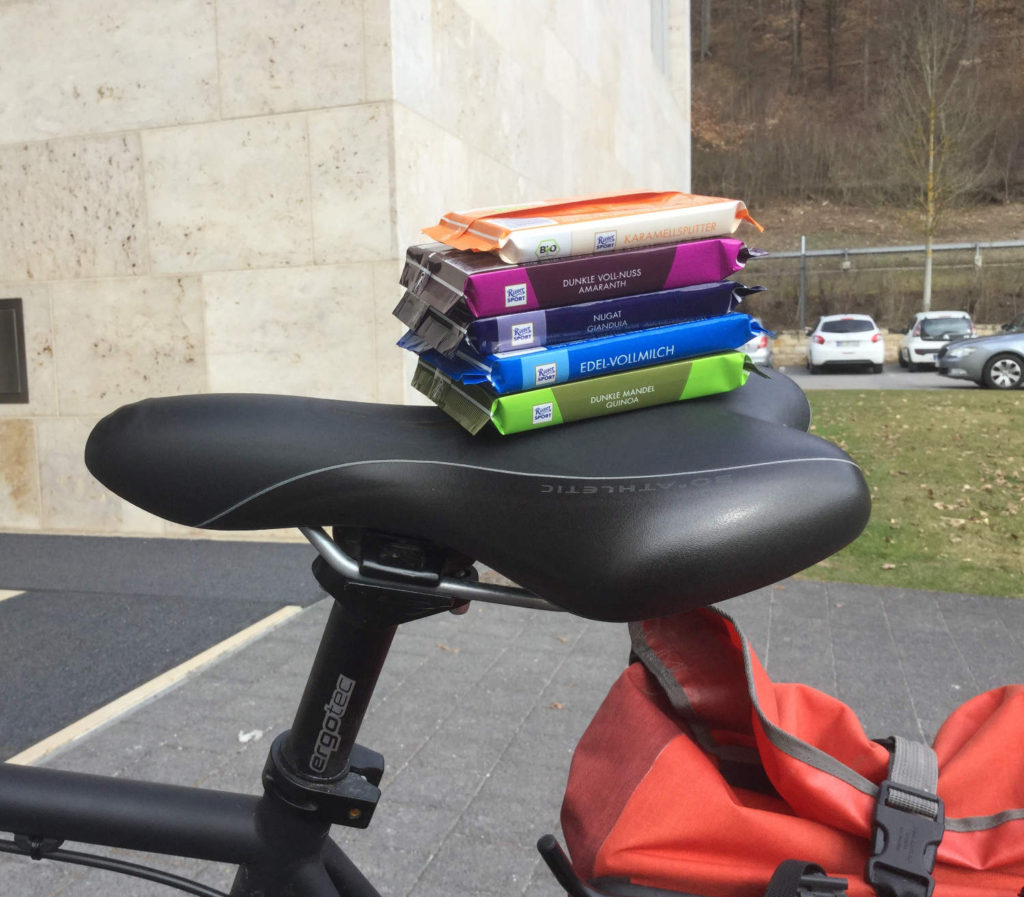 Schokolade auf dem Sattel - Fahrrad.