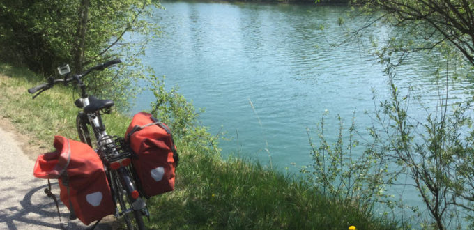Drauradweg in Villach an der grünen Drau