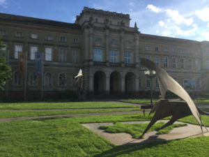 Unterkunft in Karlsruhe - Gebäude am Rheinradweg