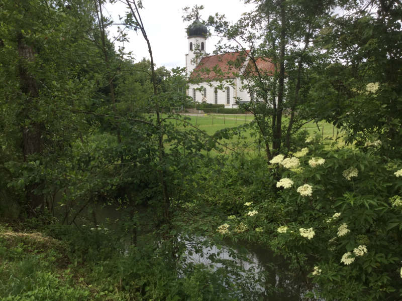 Kirche in Ammerbuch-Poltringen am Ammertalradweg