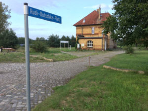 Rudi-Dutschke-Platz am Bahnhof in Schönefeld Nuthe-Urstromtal