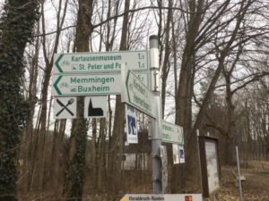 Fahrrad-Wegweiser in Buxheim bei Memmingen - Iller-Radweg
