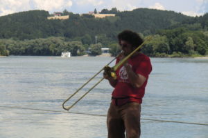 Filly mit Posaune in Passau Donauradweg - Philipp Zey
