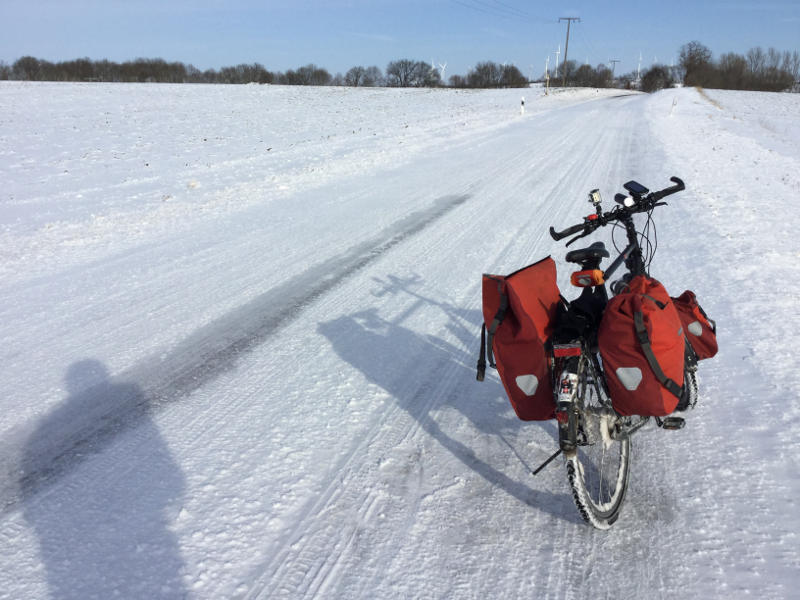 Fahrradfahren im Schnee