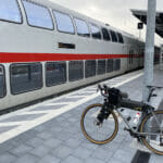 Fahrradmitnahme in der Deutschen Bahn – Gravelbike vor IC.