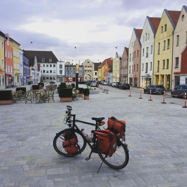 Dingolfing - bunt - Innenstadt mit meinem Fahrrad - an der Isar entlang