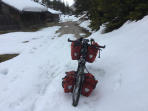 Schnee auf dem Weg zum Isarursprung, zur Isarquelle