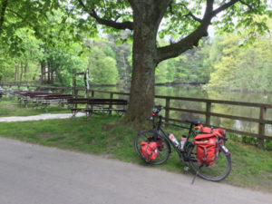 Kuhmühlen - idyllischer See - Restaurant Klostermühle - Groß-Meckelsen - Radfernweg Hamburg-Bremen