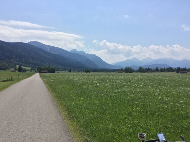 Halblech Blick nach Schwangau - Landschaft Allgäuradweg Allgäu