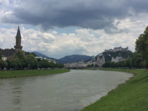 Salzburg - Salzach - Mozartradweg schön