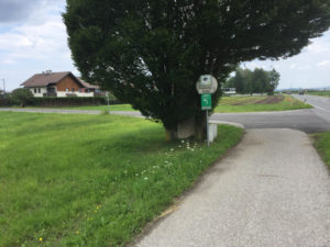 Wegweiser Walsberg Wals-Siezenheim Mozartradweg abgewichen