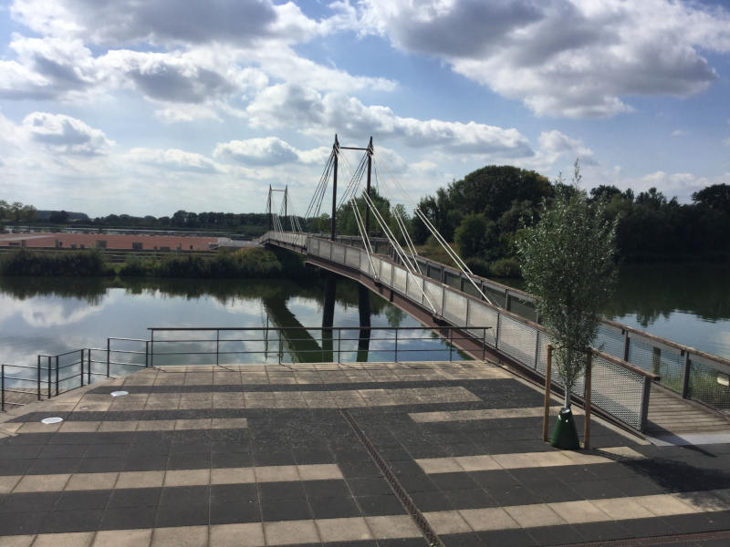 Geesthacht, Brücke am Elberadweg.