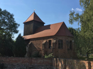 Kriele Kotzen Kirche Klinker Holz - Havelland-Radweg