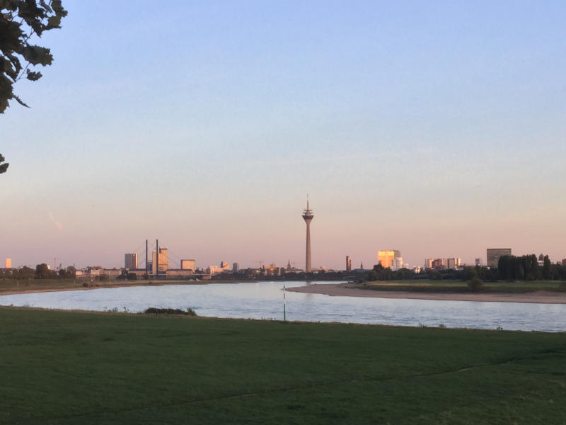 Düsseldorf am Rhein - Unterkünfte Rheinradweg