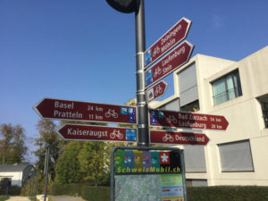 Fahrradwegweiser Rheinradweg Basel