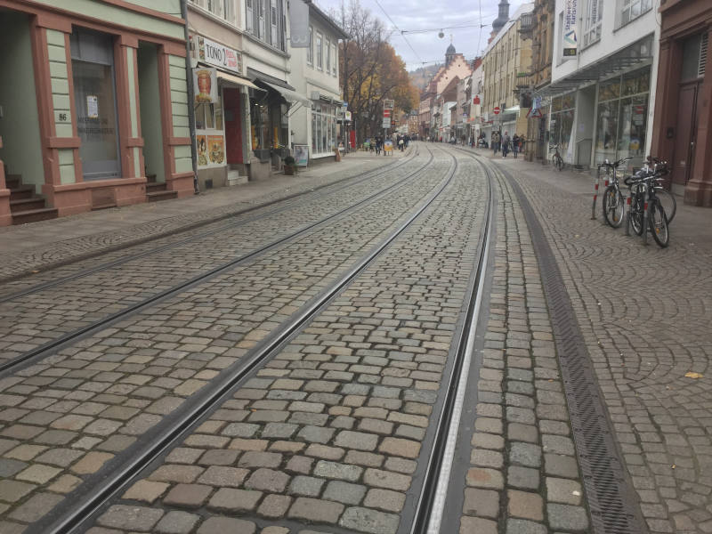 Fahrradverkehr vs. Straßenbahn - Karlsruhe-Durlach