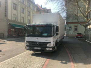 LKW vor Musem Tübingen in der Wilhelmstraße