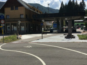Grenze Arnoldstein-Unterhörtl und Coccau Valico - Italien und Österreich - Alpe-Adria-Radweg