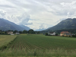 Lendorf - Alpe-Adria-Radweg - Blick auf die Berge - Alpen