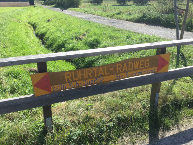 Ruhrtalradweg-Schild bei Frödenberg an der Ruhr