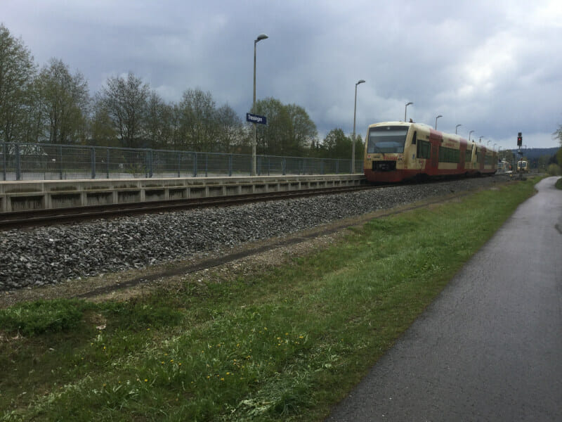 Hohenzollerische Landesbahn am Bahnhof in Trossingen - Neckarradweg