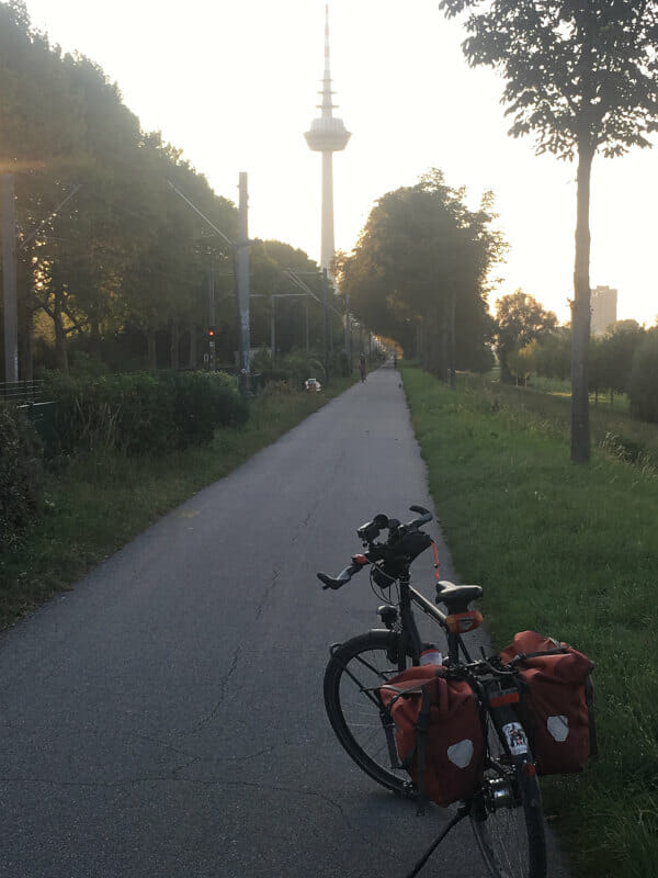 Fernmeldeturm Mannheim - Neckarradweg Ende