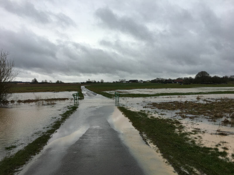 Große Pfütze vor Walldürn - Odenwald-Madonnen-Weg