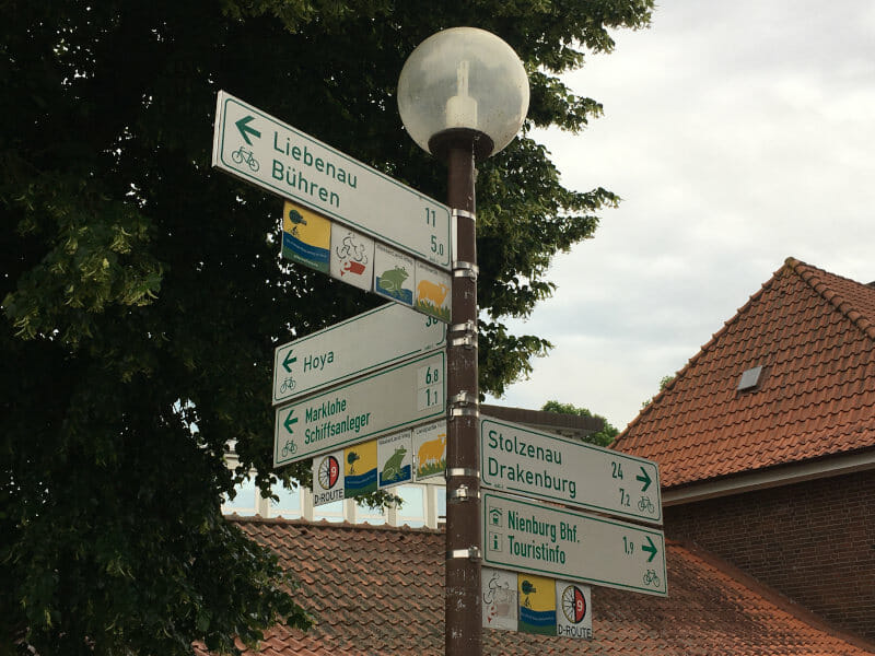 Wegweiser Nienburg - Weserradweg