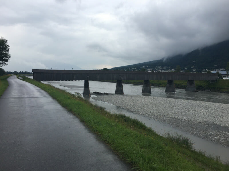 Grenze - Liechtenstein - Schweiz bei Vaduz am Rhein
