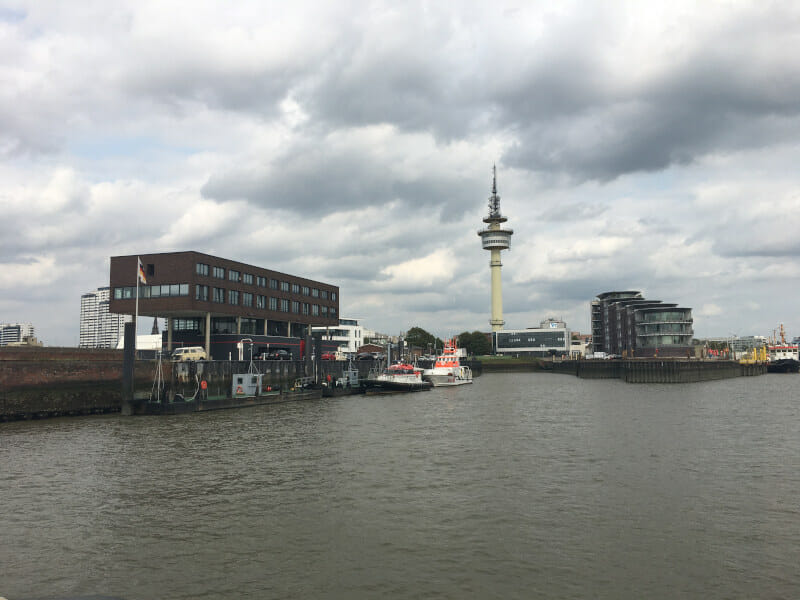 Skyline Bremerhaven - am Ende der Weser - Blick von der Weserfähre aus