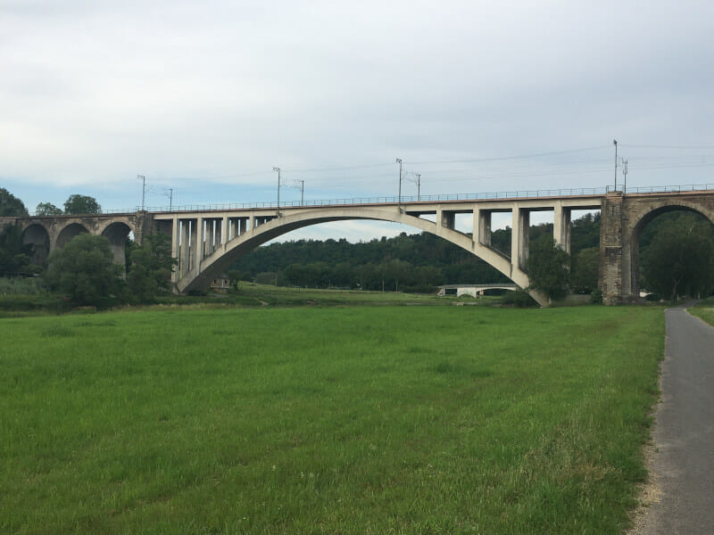 Kassel ICE-Brücke Zug - Fuldaradweg