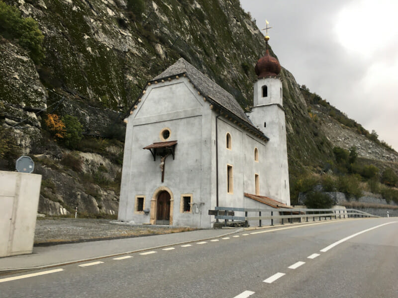 Die Kapelle zen Hohen Fluehen in Bitsch - Rhone-Route