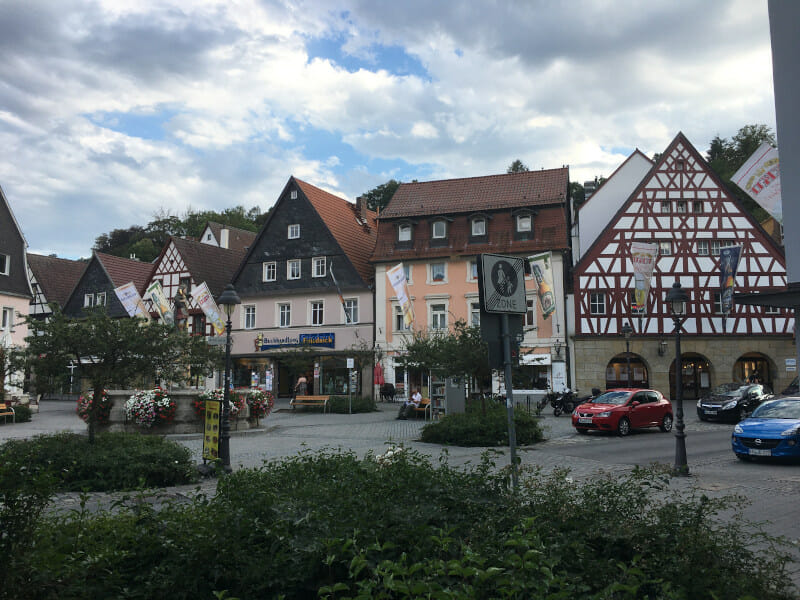 Die Innenstadt Kulmbachs am Mainradweg