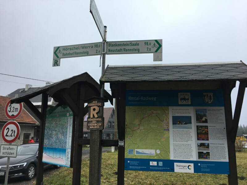 Beschilderung, Wegbeschreibung Reinnsteigradweg und Ilmtalradweg.
