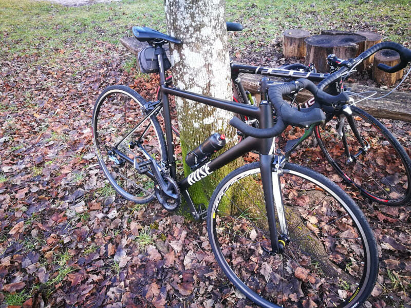 Rennrad von Rose - damit schafft man in einer Stunde schon über 30km/h.