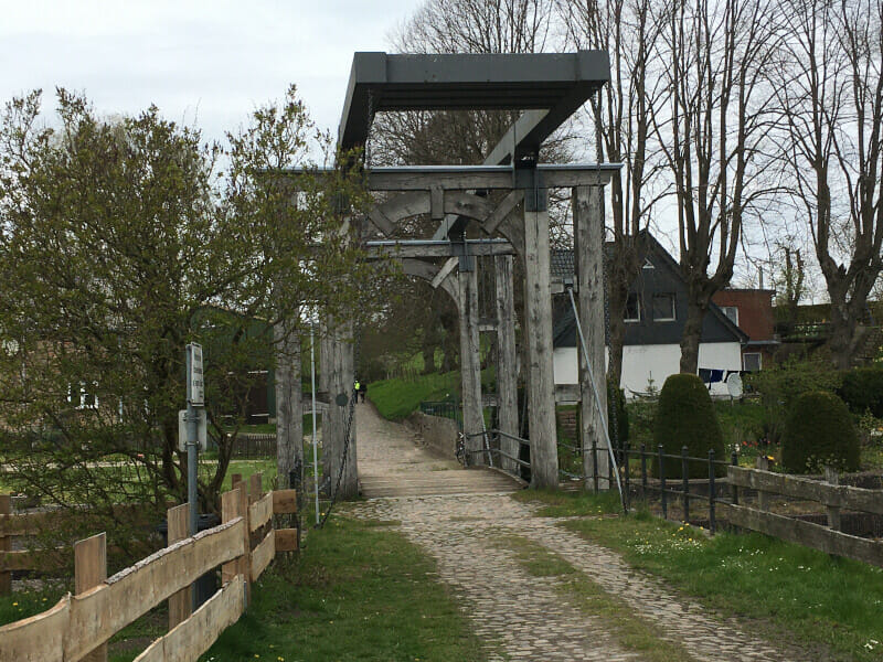 Alte Schleuse am alten Eiderkanal in Klein-Königsförde am Nord-Ostsee-Kanal-Radweg.