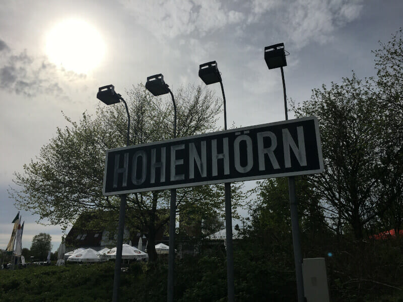 An der Fähre in Höhenhorn.