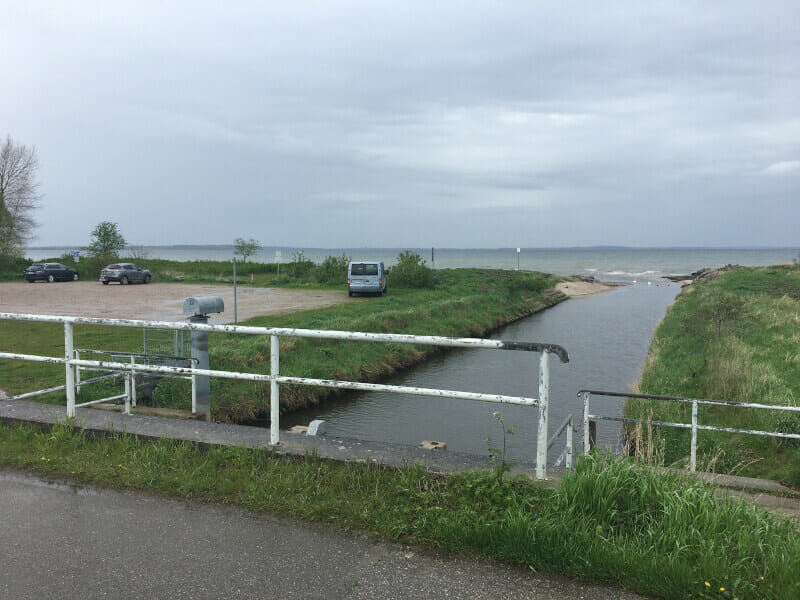 Die Haberniser Au fließt bei Habernis in die Ostsee.