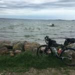 In Steinberghaff mit Blick auf die Ostsee mit meinem Gravelbike.