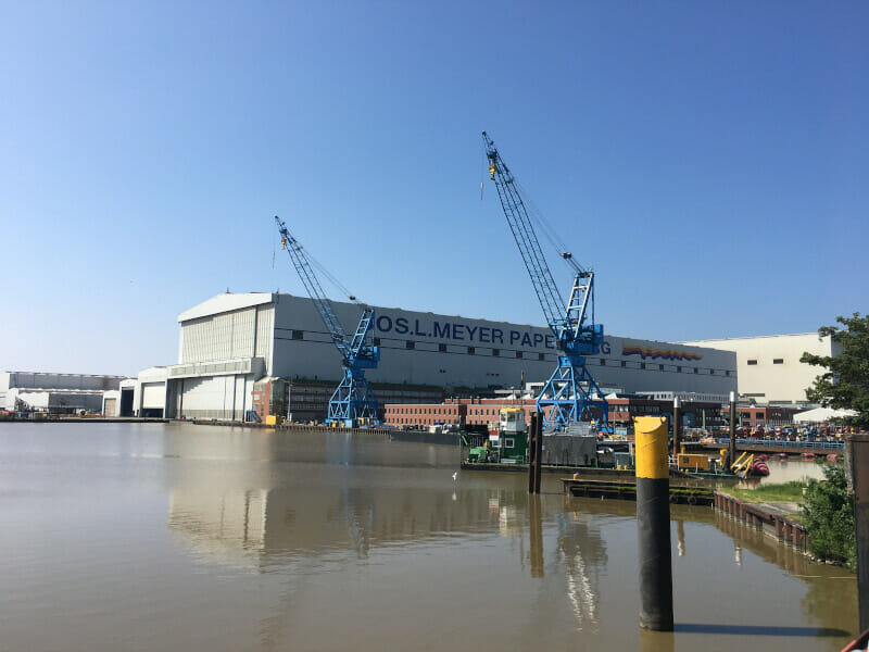 Meyerwerft in Papenburg am Emsradweg