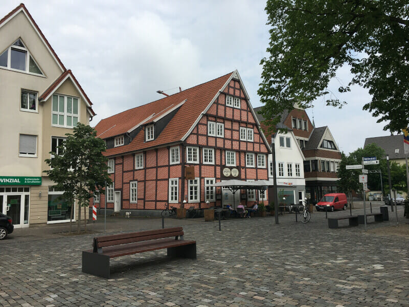 Innenstadt von Rheda mit Fachwerkhäusern - Emsradweg.