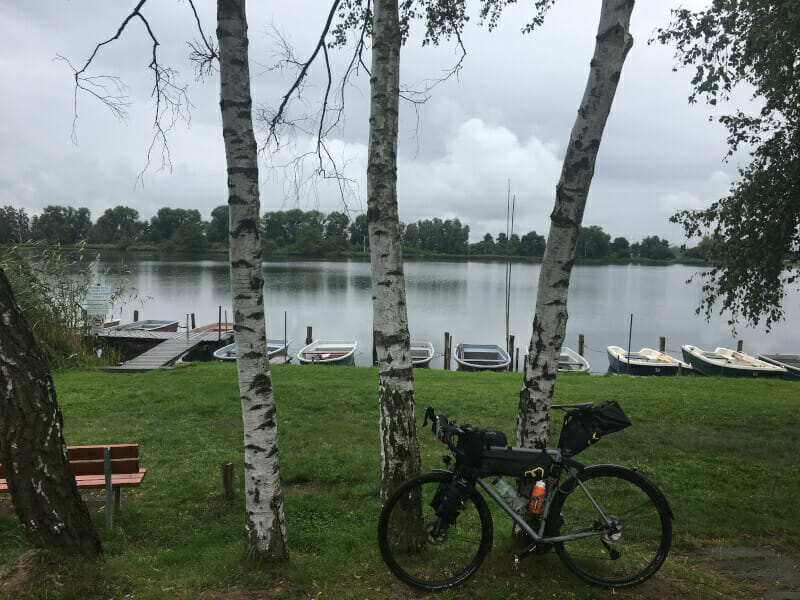 Strandbad in Löcknitz mit Gravelbike.