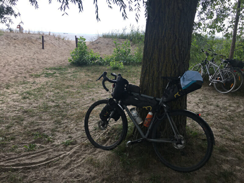 Ueckermünde am Strand am Oder-Neiße-Radweg.