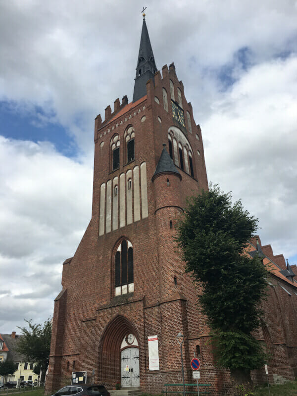 Kirche in Usedom am Oder-Neiße-Radweg.