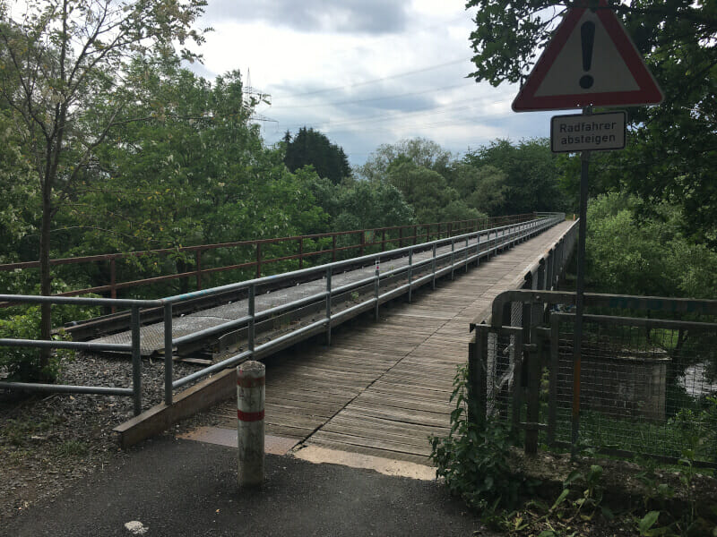 Brücke hinter Lollar.