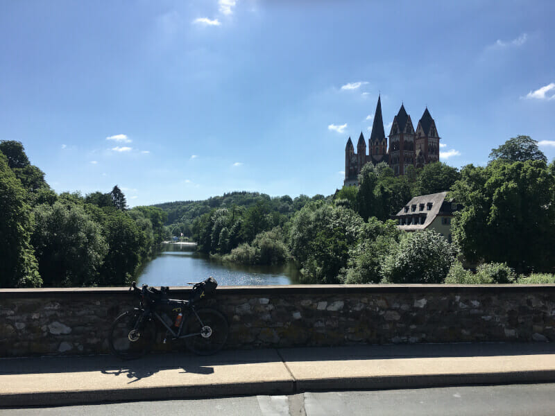 Limburg am Lahnradweg. Mit Gravelbike.