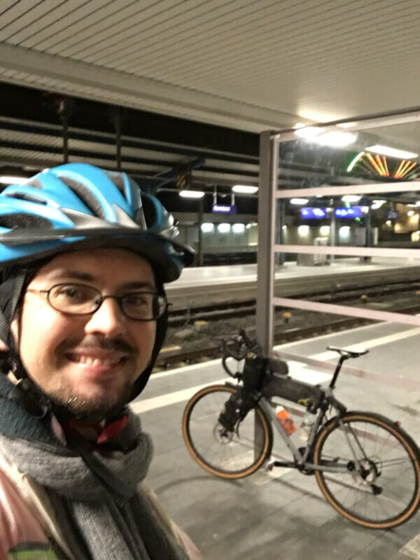 Konstanz am Bahnhof - Bodenseeradweg Umrundung geschafft.