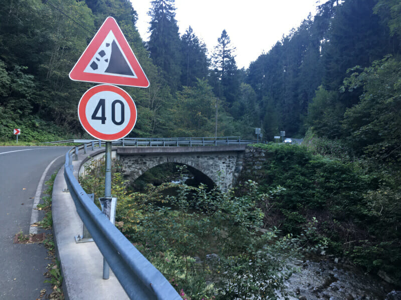 Den Berg hinauf nach Lehen - Drauradweg.