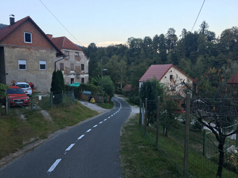 Cooler Radweg bei Fala am Drauradweg.