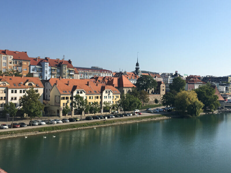 Maribor in Slowenien an der Drau - Drauradweg.